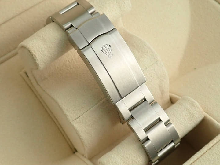 ロレックス オイスターパーペチュアル41 Ref.124300 ステンレススチール イエロー文字盤