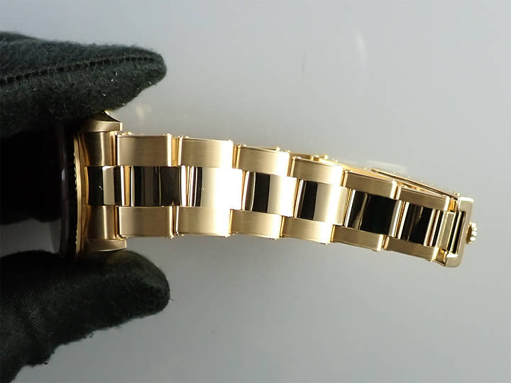 Rolex Oyster Perpetual Ref. 14238 Yellow Gold Champagne Dial