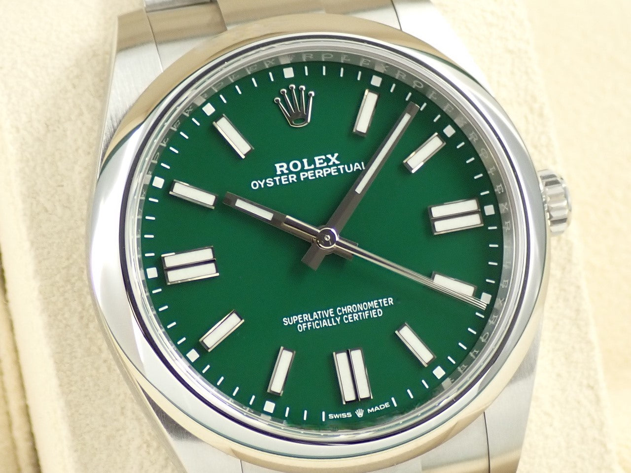 Rolex Oyster Perpetual 41 Ref.124300 SS Green Dial