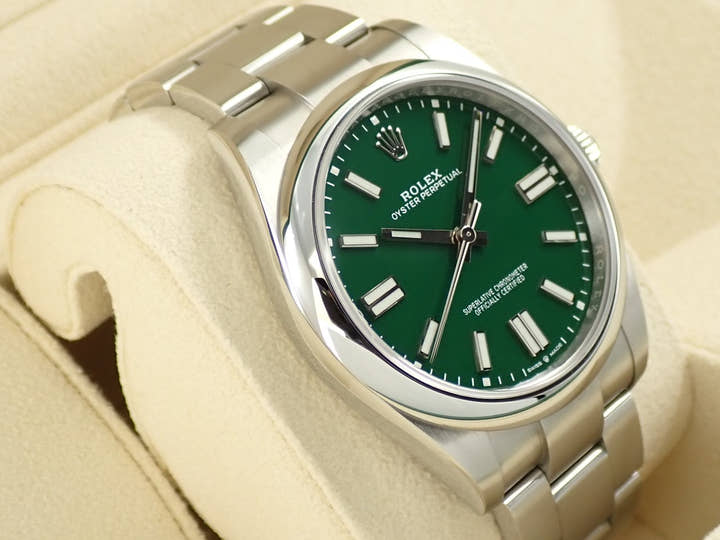 Rolex Oyster Perpetual 41 Ref. 124300 Stainless Steel Green Dial