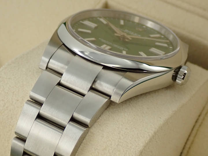 Rolex Oyster Perpetual 41 Ref. 124300 Stainless Steel Green Dial