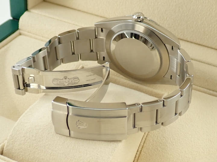 Rolex Oyster Perpetual 41 Ref. 124300 Stainless Steel Green Dial