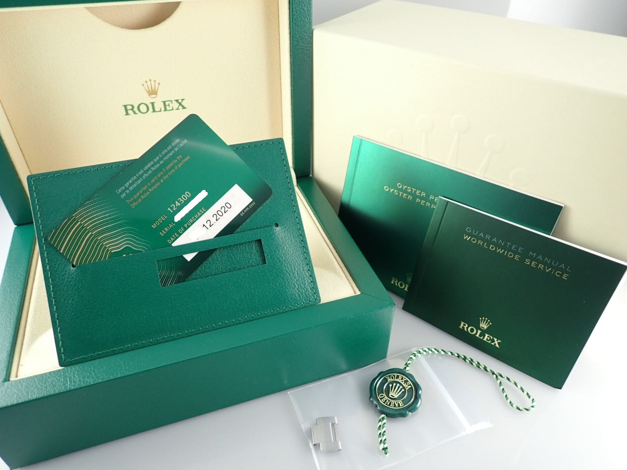 Rolex New Oyster Perpetual 41 Ref.124300