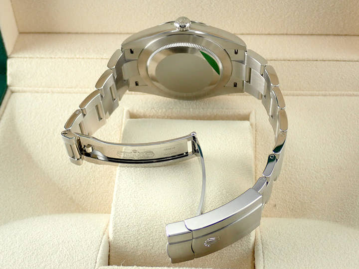 ロレックス オイスターパーペチュアル Ref.124300 ブラック文字盤 未使用 oyster-perpetual-74