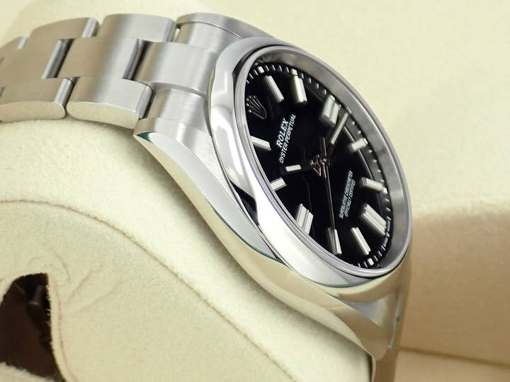 ロレックス オイスターパーペチュアル Ref.124300 ブラック文字盤 未使用 oyster-perpetual-74