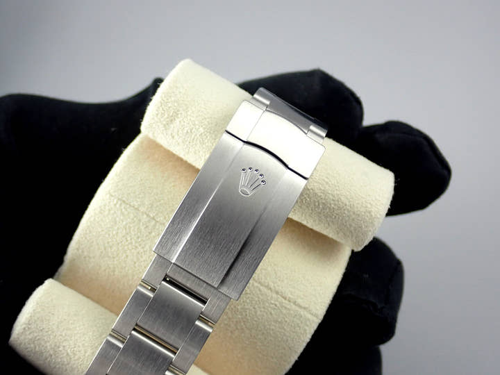ロレックス オイスターパーペチュアル Ref.124300 ブラック文字盤 未使用 oyster-perpetual-74