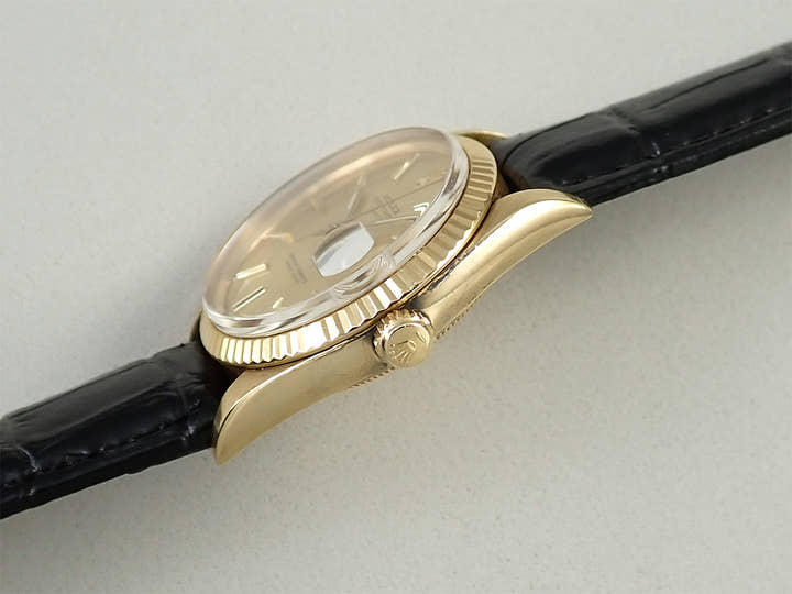 Rolex Oyster Perpetual Date Ref. 15038 Yellow Gold Champagne Dial