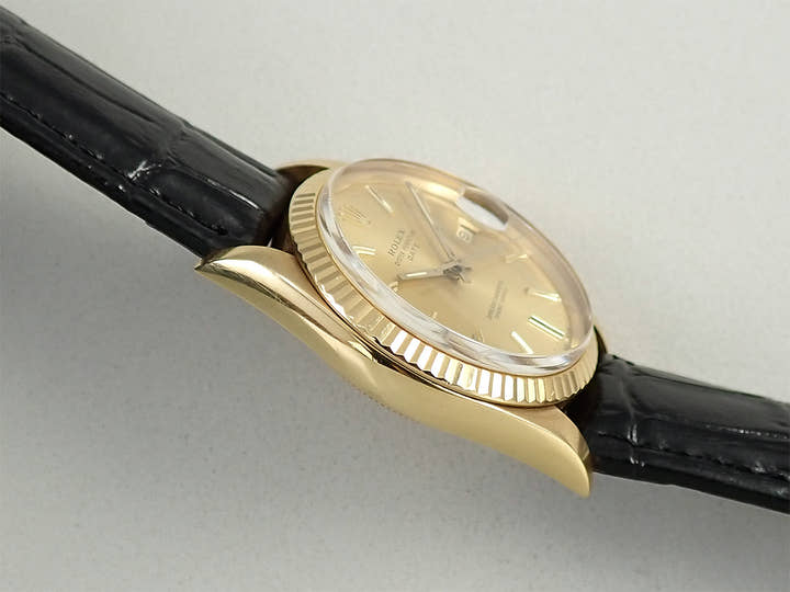 Rolex Oyster Perpetual Date Ref. 15038 Yellow Gold Champagne Dial