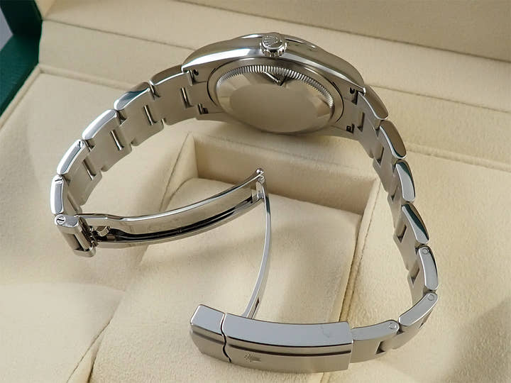 ロレックス オイスターパーペチュアル36 Ref.126000 ステンレススチール ブラック文字盤