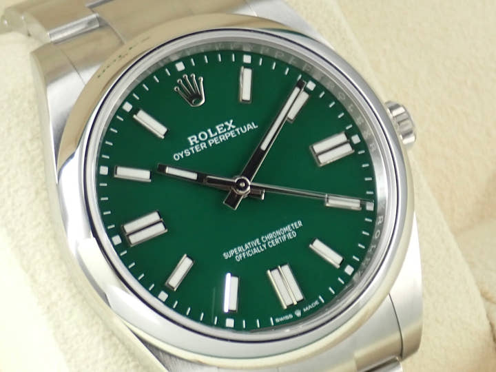 ロレックス オイスターパーペチュアル41 Ref.124300 ステンレススチール グリーン文字盤