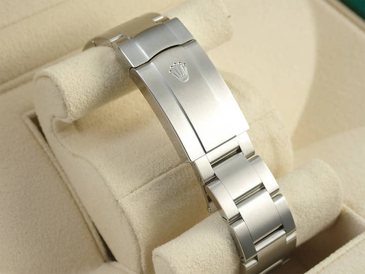 Rolex Oyster Perpetual 41 Ref. 124300 Stainless Steel Green Dial