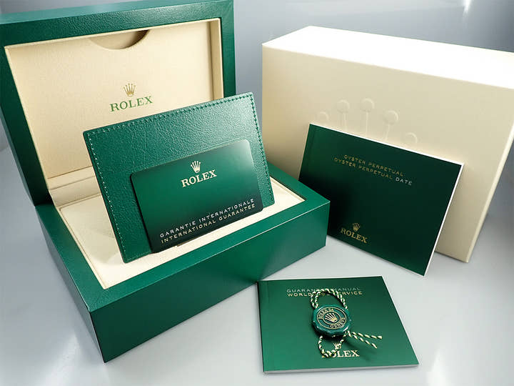 ロレックス オイスターパーペチュアル41 Ref.124300 ステンレススチール ブライトブルー文字盤