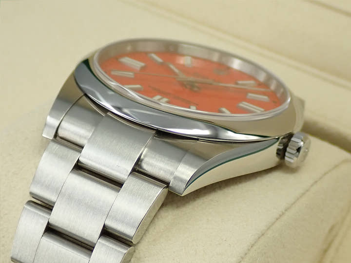 ロレックス オイスターパーペチュアル41 Ref.124300 ステンレススチール コーラルレッド文字盤
