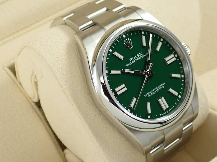 Rolex Oyster Perpetual 41 Ref. 124300 Stainless Steel Green Dial