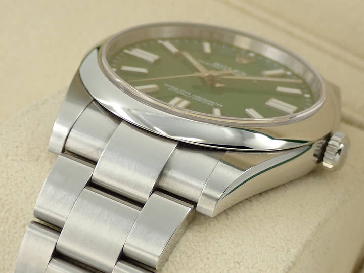 Rolex Oyster Perpetual 41 Ref. 124300 Stainless Steel Green Dial
