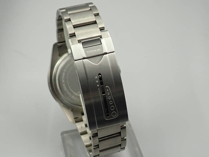 チューダー(チュードル) ペラゴス カタール Ref.25600TN ブラック文字盤 極美品 39384Y56