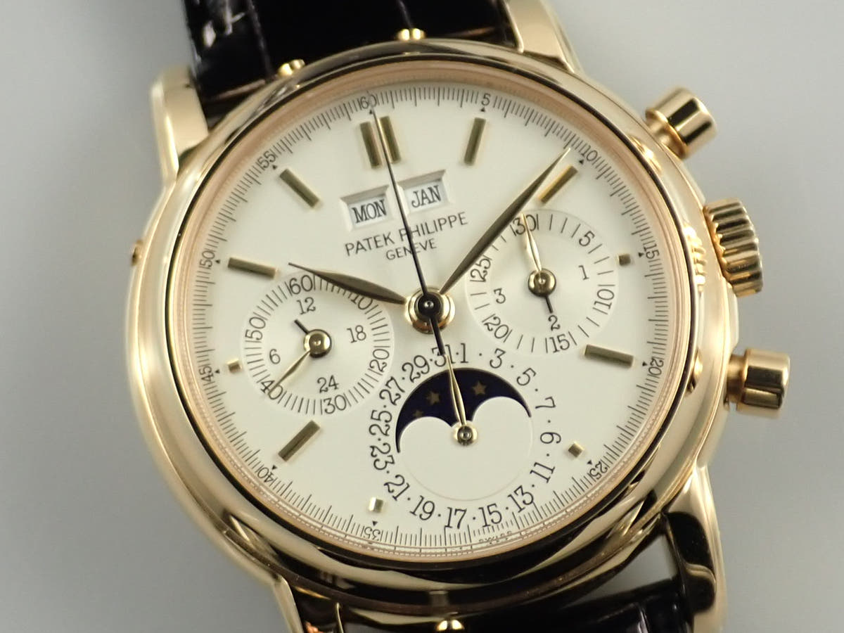 パテックフィリップ アニュアルカレンダー クロノグラフ Ref.3970EJ-051 シルバー文字盤 美品 UZ9H208M