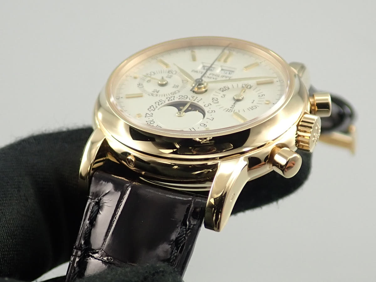 パテックフィリップ アニュアルカレンダー クロノグラフ Ref.3970EJ-051 シルバー文字盤 美品 UZ9H208M