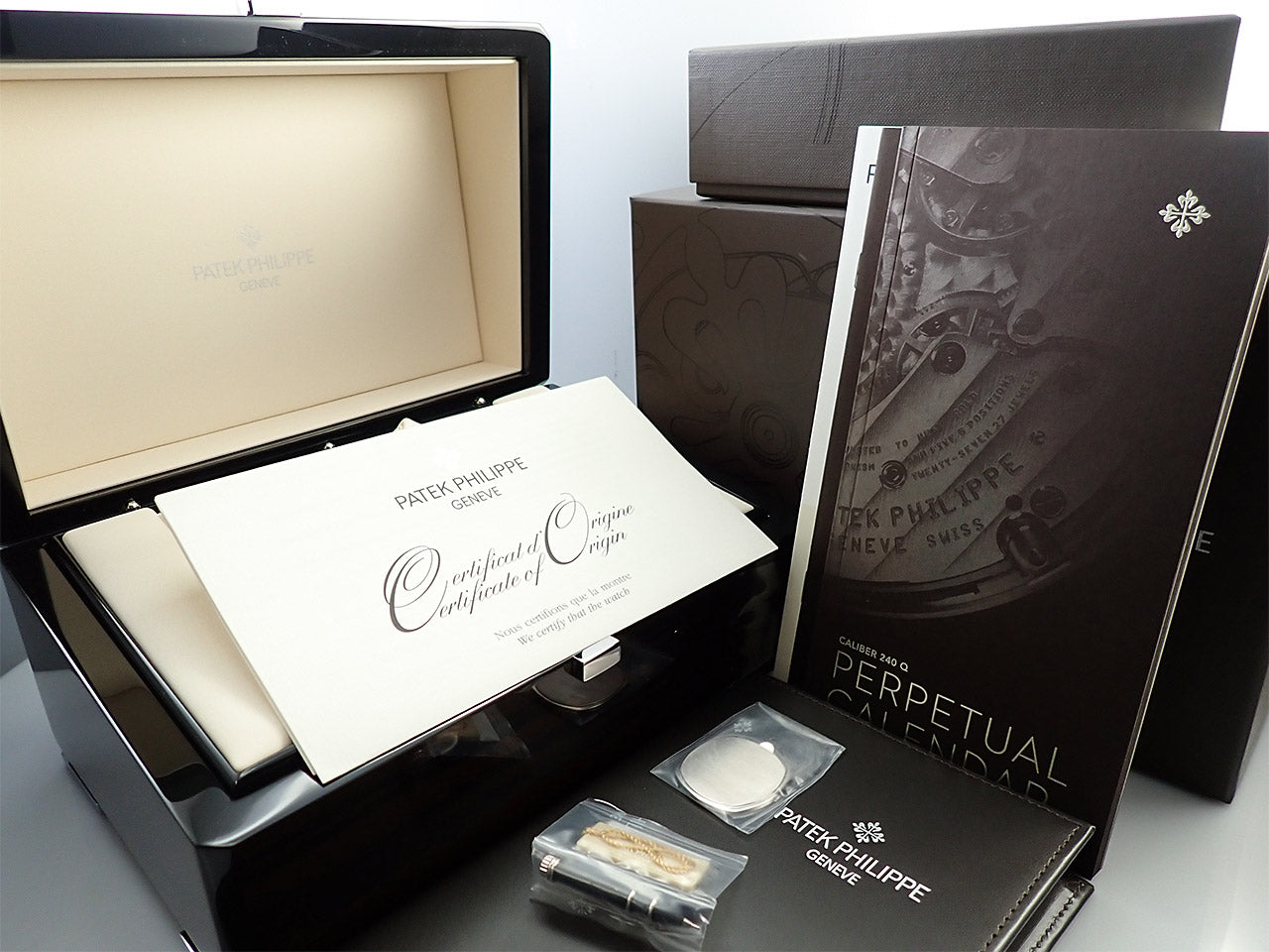 Patek Philippe Perpetual Calendar &lt;Warranty, Box, etc.&gt;