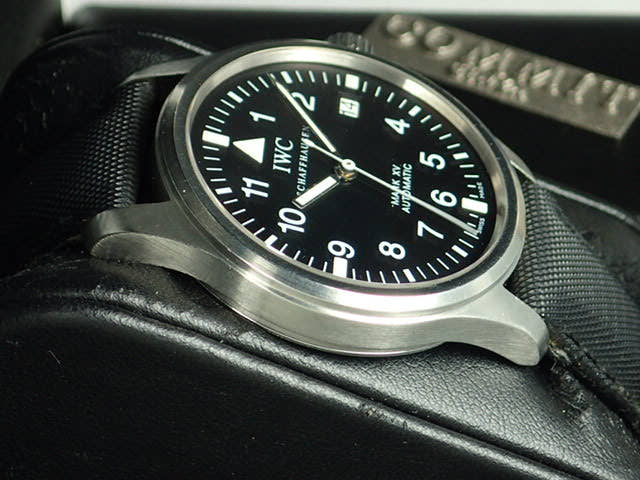 IWC パイロットウォッチ Ref.IW325301 ブラック文字盤 中古 pilot-2-2