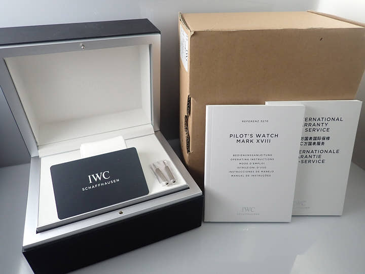 IWC パイロットウォッチ　マークXVIII Ref.IW327011 ブラック文字盤 中古 0W3S5CTK