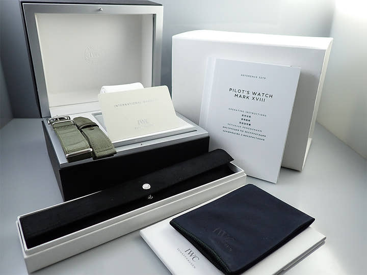 IWC パイロットウォッチ マーク XVIII トリビュート・トゥー・マークXI  Ref.IW327007 ブラック文字盤 美品 019K7303