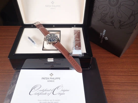 Patek Philippe Calatrava Ref.5524G Blue Vanish Dial Used pilot-2