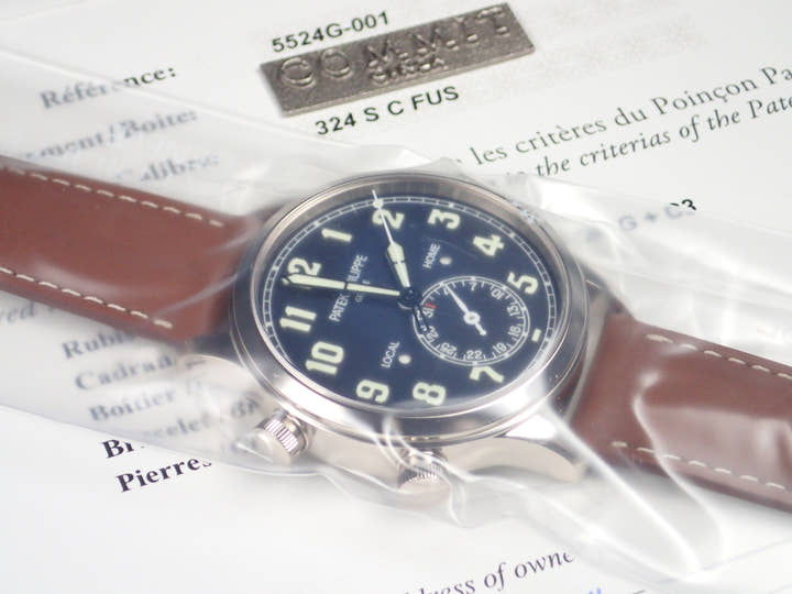 Patek Philippe Calatrava Ref.5524G Blue Vanish Dial New pilot-3
