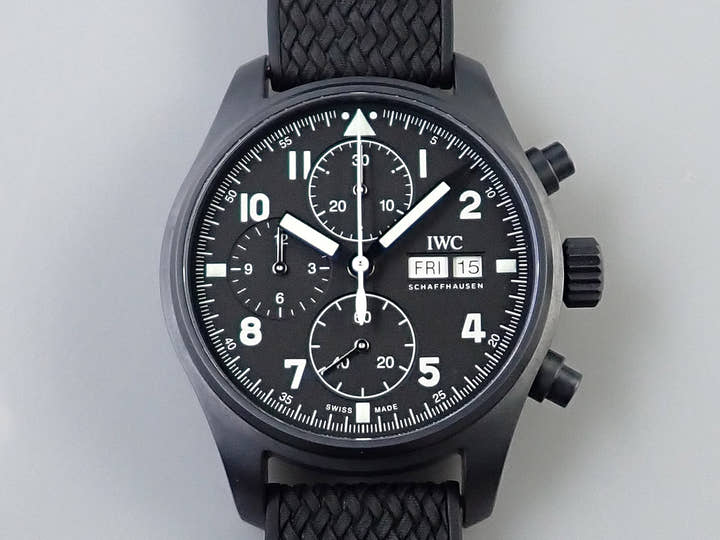 IWC パイロットウォッチ クロノグラフ トリビュート・トゥ・3705 Ref.IW387905 ブラック文字盤 極美品 3AF4MSKX
