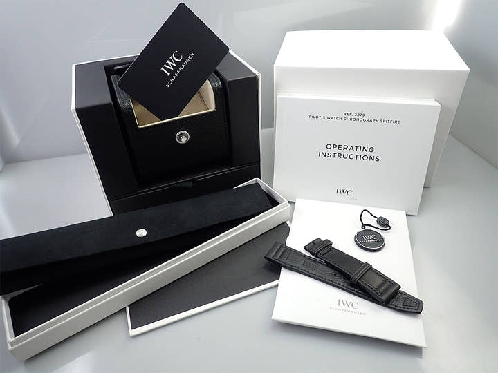 IWC パイロットウォッチ クロノグラフ トリビュート・トゥ・3705 Ref.IW387905 ブラック文字盤 極美品 3AF4MSKX