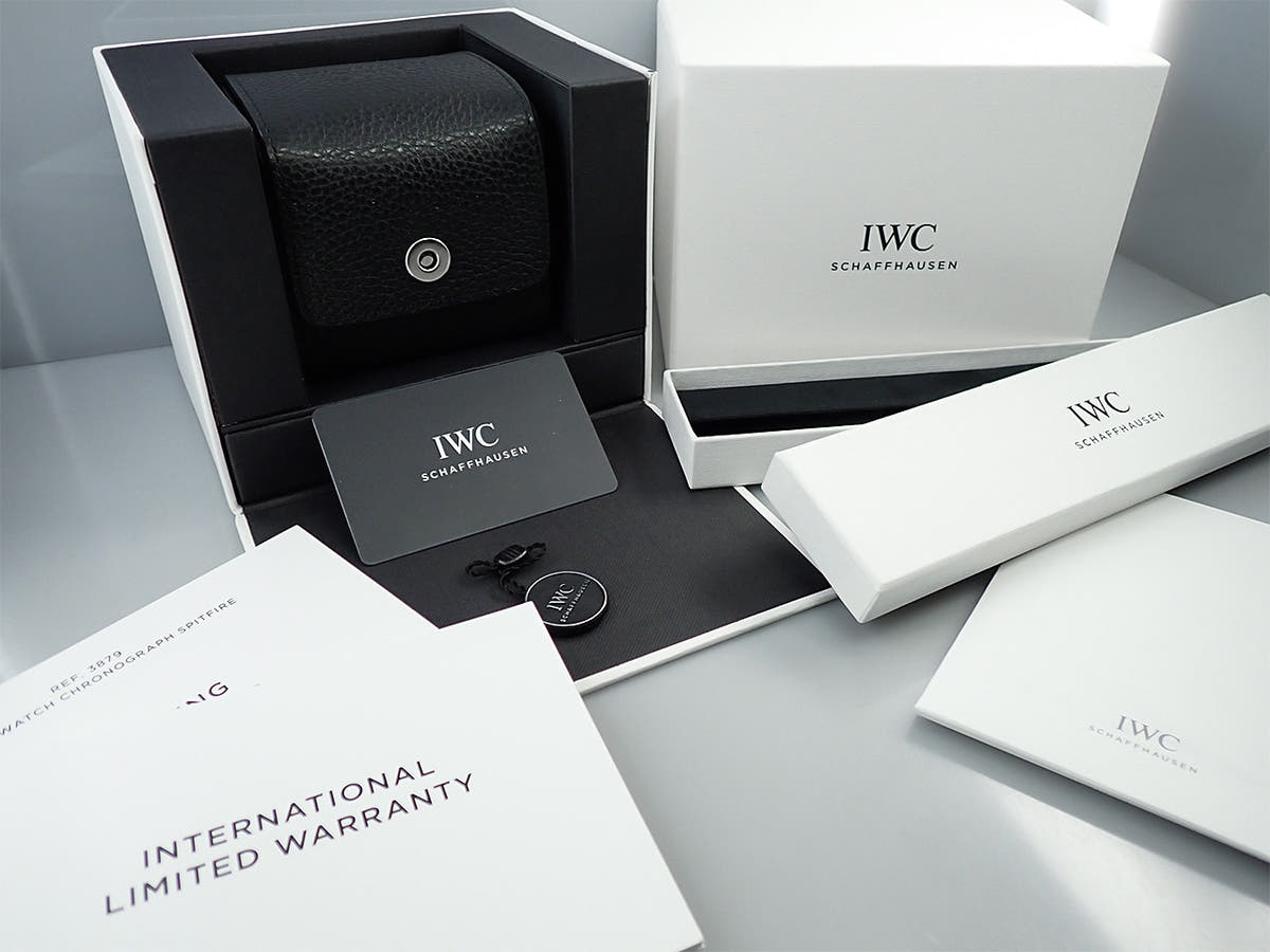 IWC パイロットウォッチ クロノグラフ トリビュート・トゥ・3705 Ref.IW387905 ブラック文字盤 極美品 2S7HZUH6