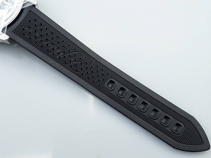 H.モーザー パイオニアセンターセコンド Ref.3200-1207 レッド・フュメ文字盤 未使用 6X45AKLX