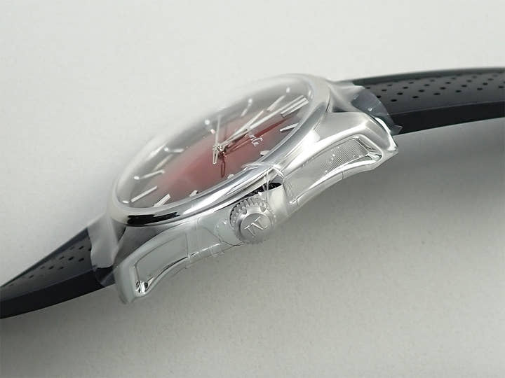 H.モーザー パイオニアセンターセコンド Ref.3200-1207 レッド・フュメ文字盤 未使用 6X45AKLX