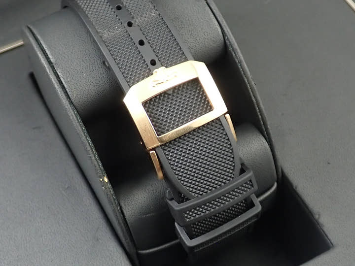 ジャガールクルト ポラリス クロノグラフ Ref.Q9022450 チャコールグレー文字盤 中古 UM486545