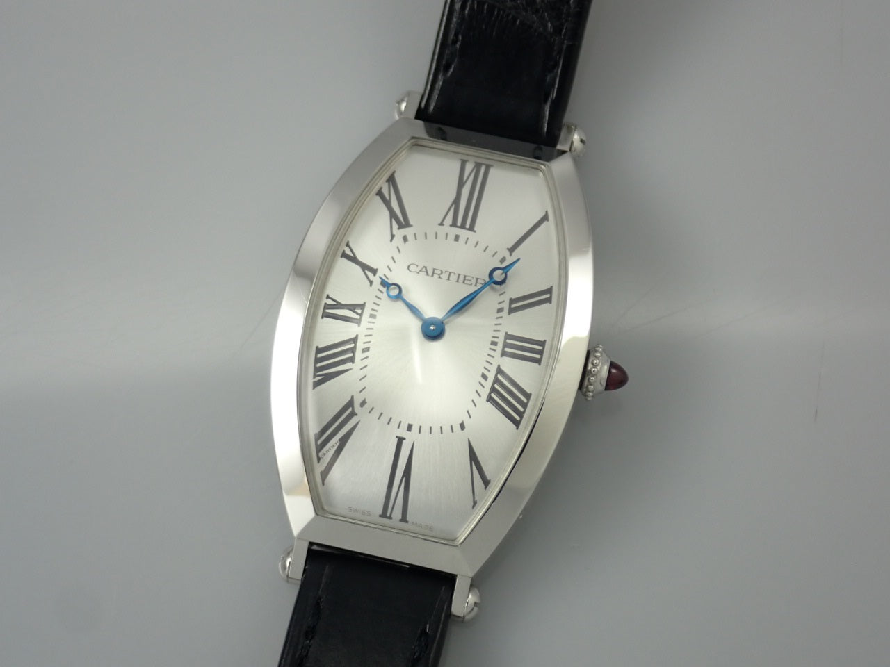 カルティエ トノーウォッチ PLATINUM Ref.WGTN0005 Cartier Tonneau