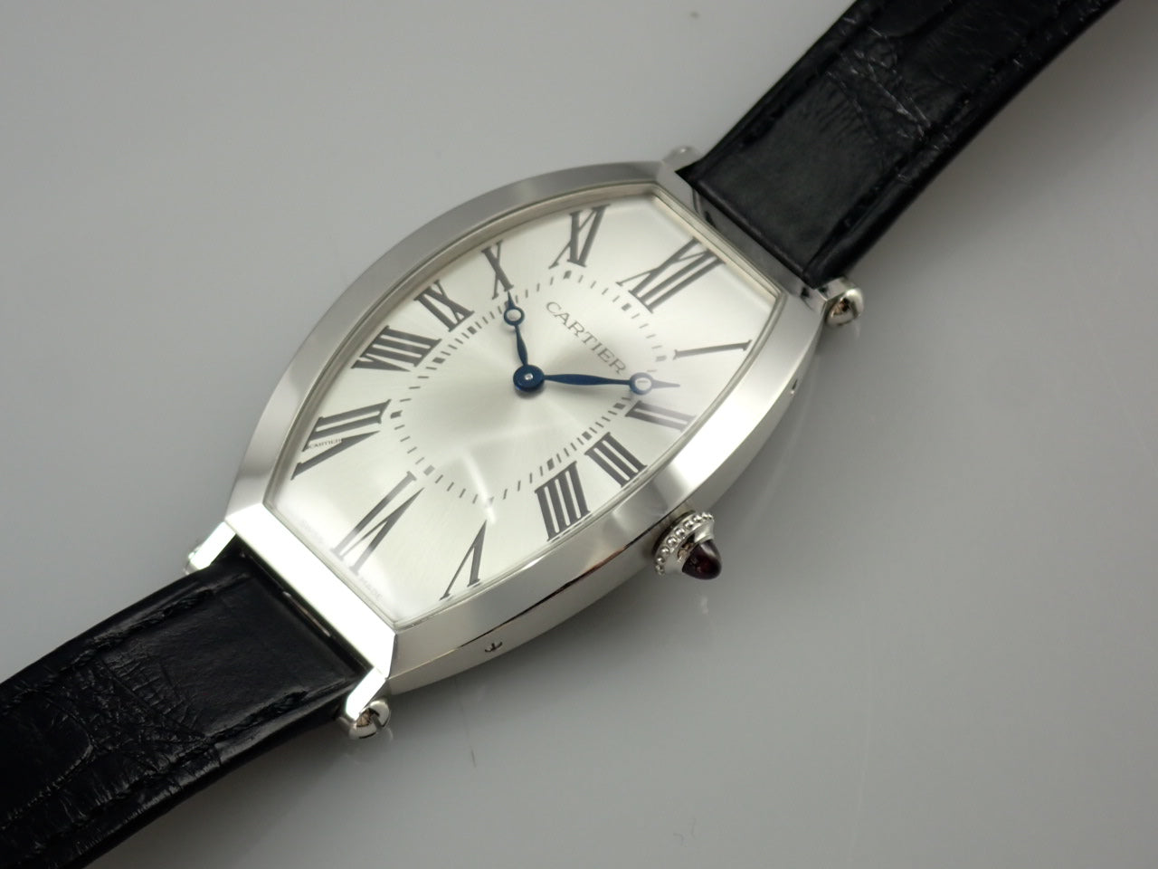 カルティエ トノーウォッチ PLATINUM Ref.WGTN0005 Cartier Tonneau