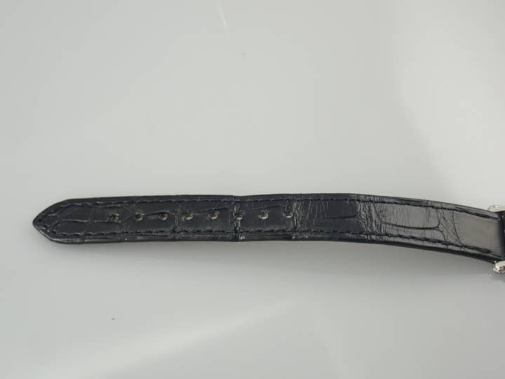 カルティエ トノーウォッチ Ref.WGTN0005 シルバー文字盤 中古 tonneau