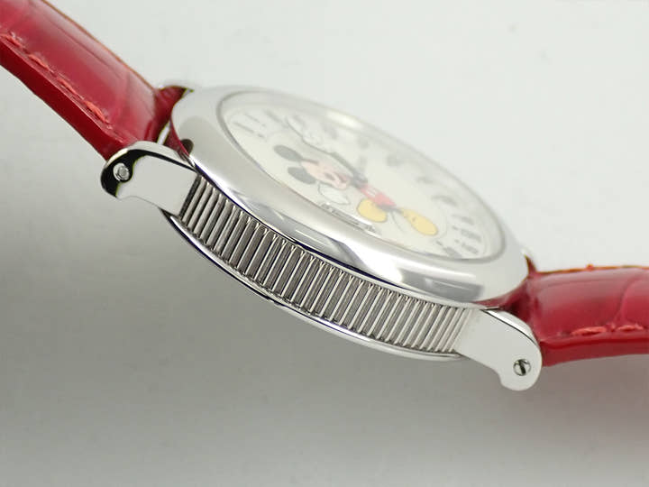 ジェラルドジェンタ レトロファンタジー Ref.M10 ホワイトシェル文字盤 中古 WLZFUL99