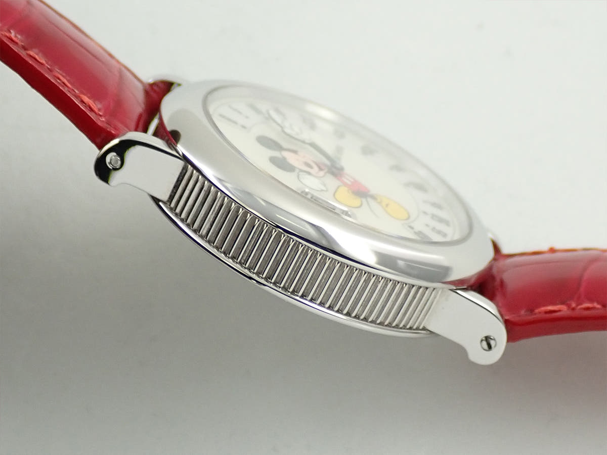 ジェラルドジェンタ レトロファンタジー Ref.M10 ホワイトシェル文字盤 中古 WLZFUL99