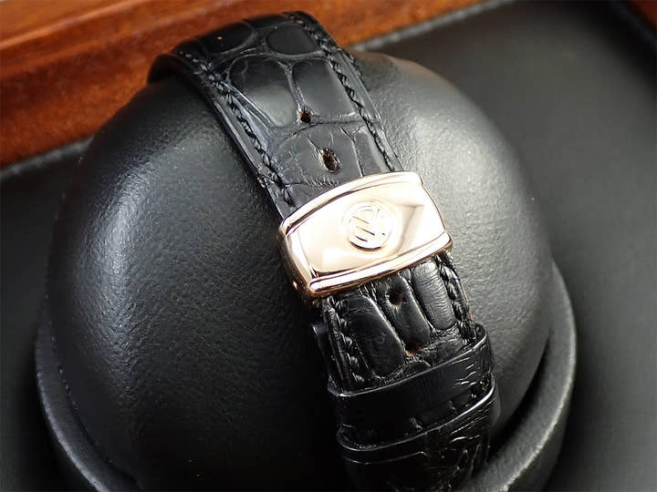 フランクミュラー ラウンド クロノグラフ オートマティック Ref.7002CC シルバー文字盤 中古 USP8UUYP