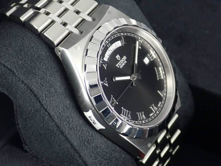 チューダー(チュードル) ロイヤル Ref.28600 ブラック文字盤 新品 royal-1