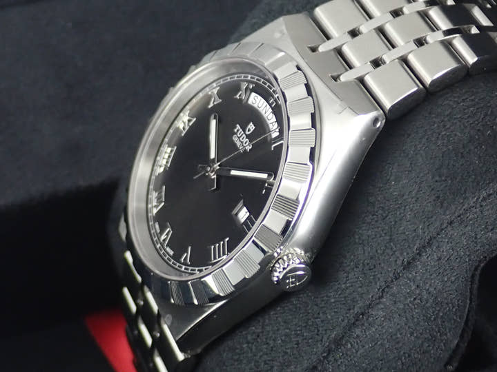 チューダー(チュードル) ロイヤル Ref.28600 ブラック文字盤 新品 royal-1