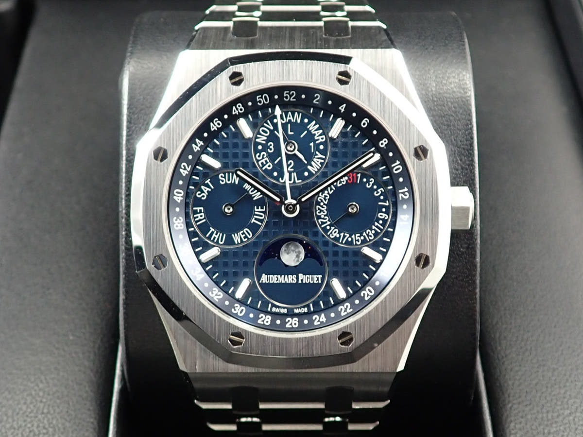 オーデマピゲ ロイヤルオーク パーペチュアルカレンダー Ref.26574ST.OO.1220ST.02 ブルー文字盤 中古 65FY9395