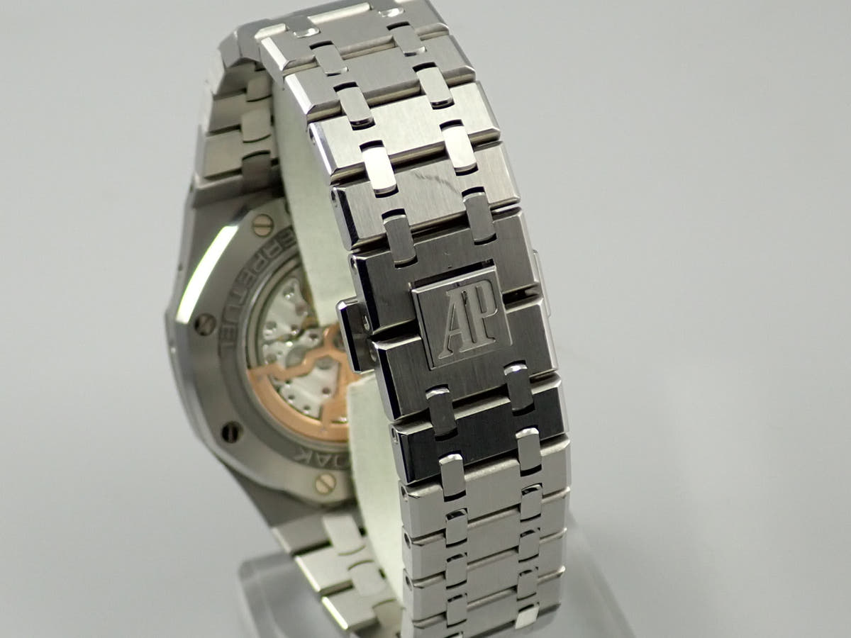 オーデマピゲ ロイヤルオーク パーペチュアルカレンダー Ref.26574ST.OO.1220ST.02 ブルー文字盤 中古 65FY9395