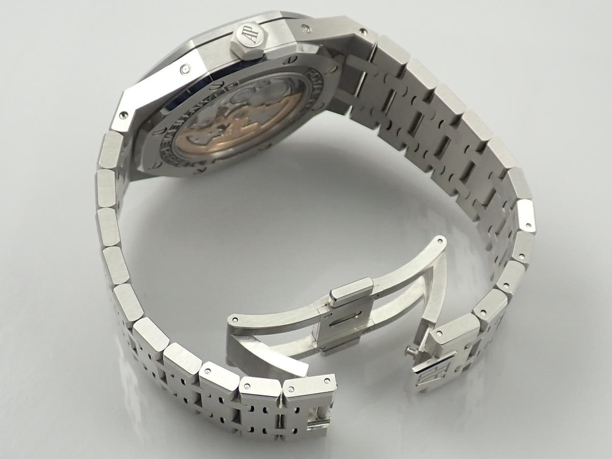 オーデマピゲ ロイヤルオーク パーペチュアルカレンダー Ref.26574ST.OO.1220ST.02 ブルー文字盤 中古 65FY9395