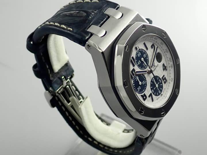 オーデマピゲ ロイヤルオーク オフショア クロノグラフ Ref.26170ST.OO.D305CR.01 ステンレススチール ホワイト×ブルー文字盤