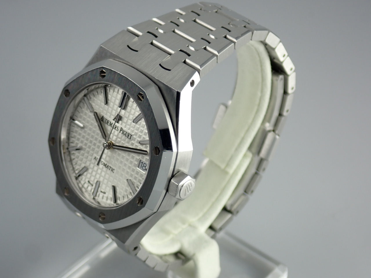 Audemars Piguet Royal Oak Silver Dial &lt;Warranty, Box, etc.&gt;