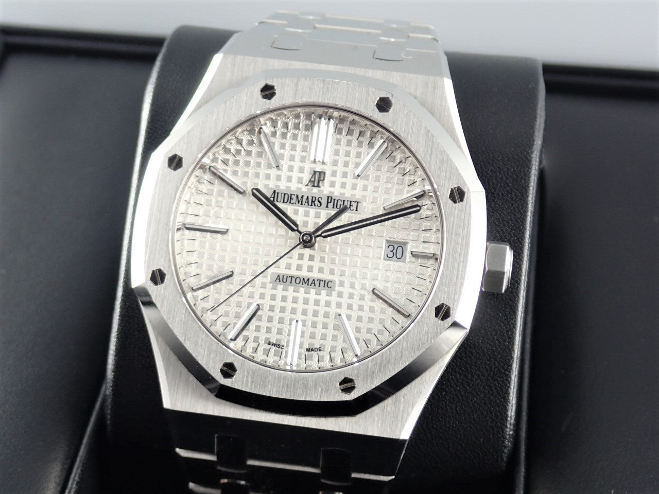 Audemars Piguet Royal Oak Automatic Ref.15400ST.OO.1220ST.02