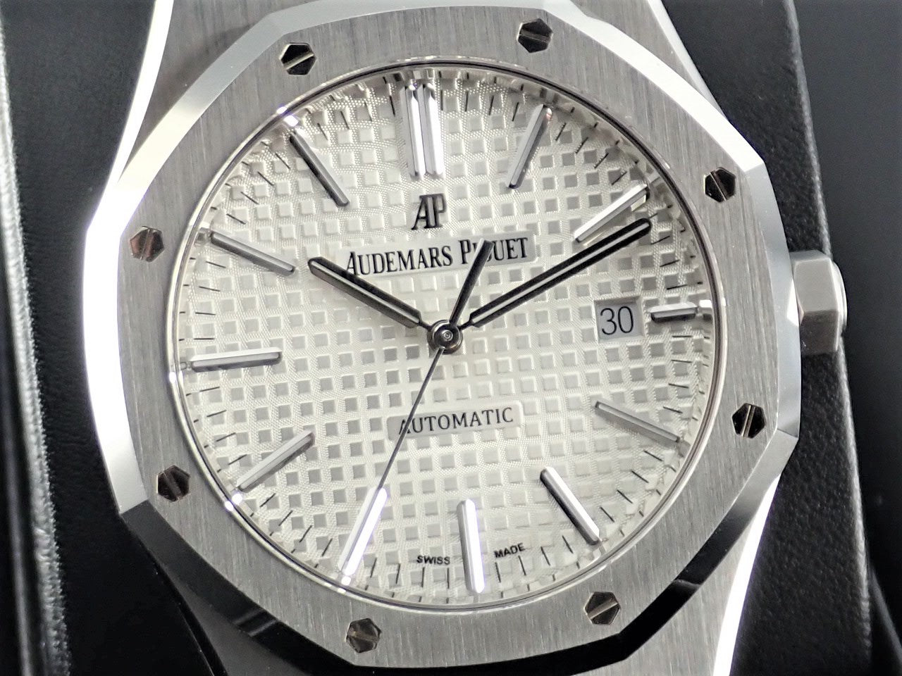 Audemars Piguet Royal Oak Automatic Ref.15400ST.OO.1220ST.02