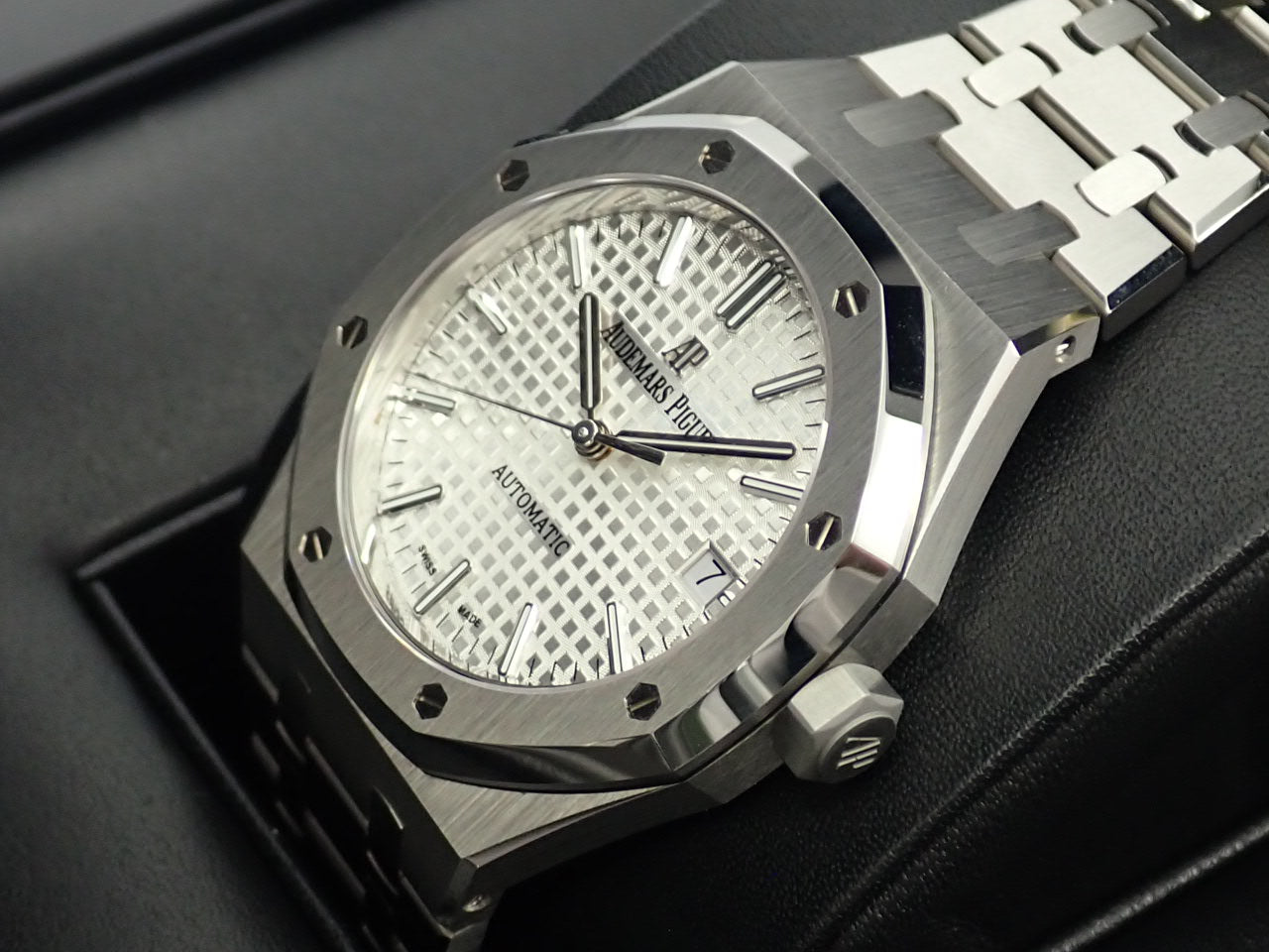 Audemars Piguet Royal Oak Silver Dial &lt;Warranty Box and Others&gt;